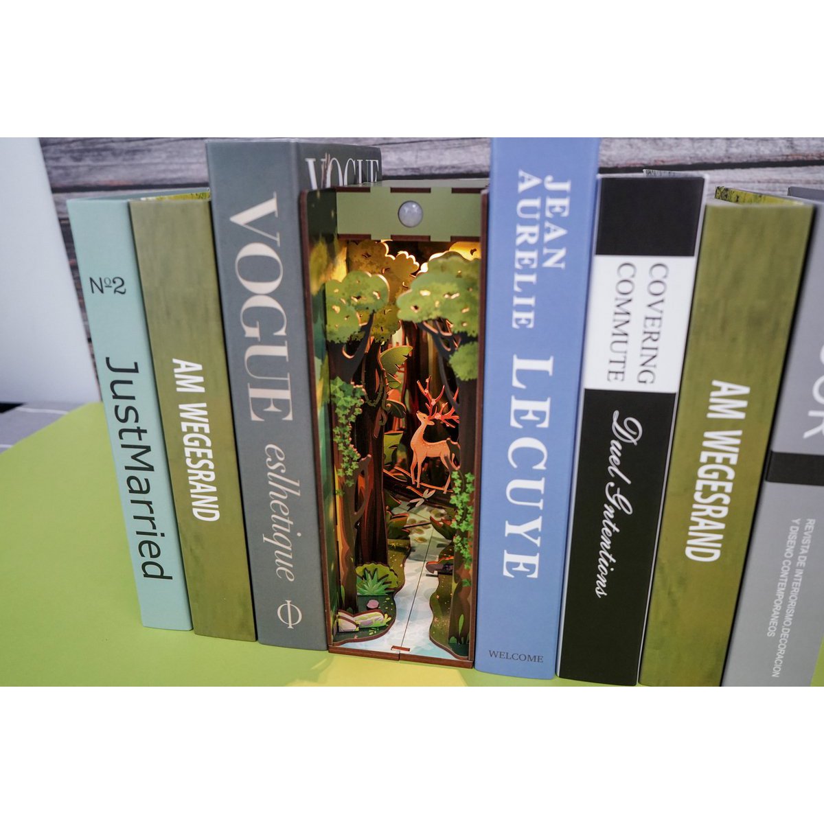 3D Book nook boekensteun 'Story of The Forest', zelf te monteren