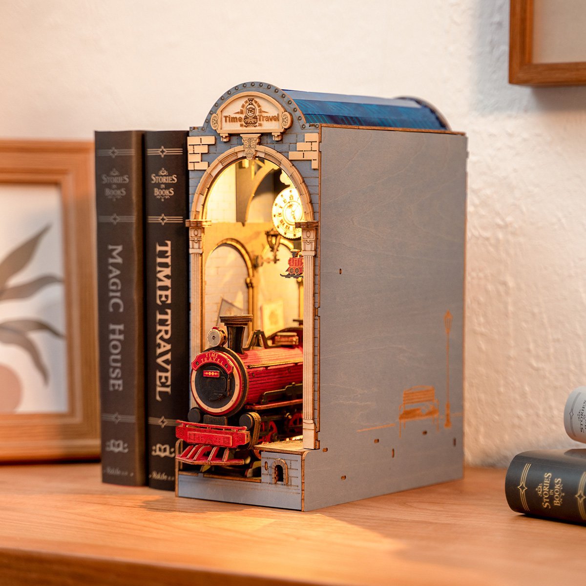 3D Book nook boekensteun 'Time Travel', zelf te monteren